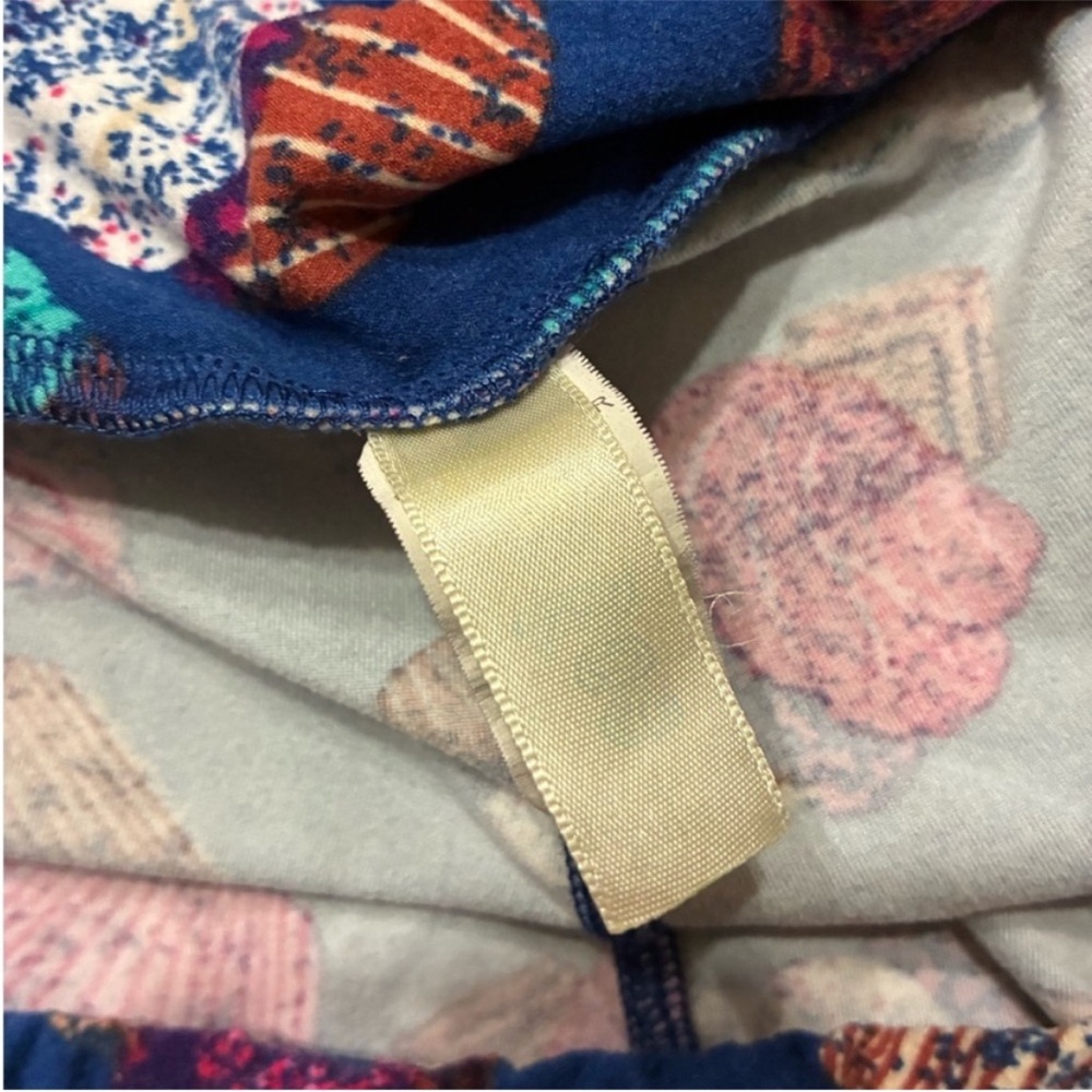 ❤️$5 Lularoe cupcake leggings size TC - Picture 8 of 8